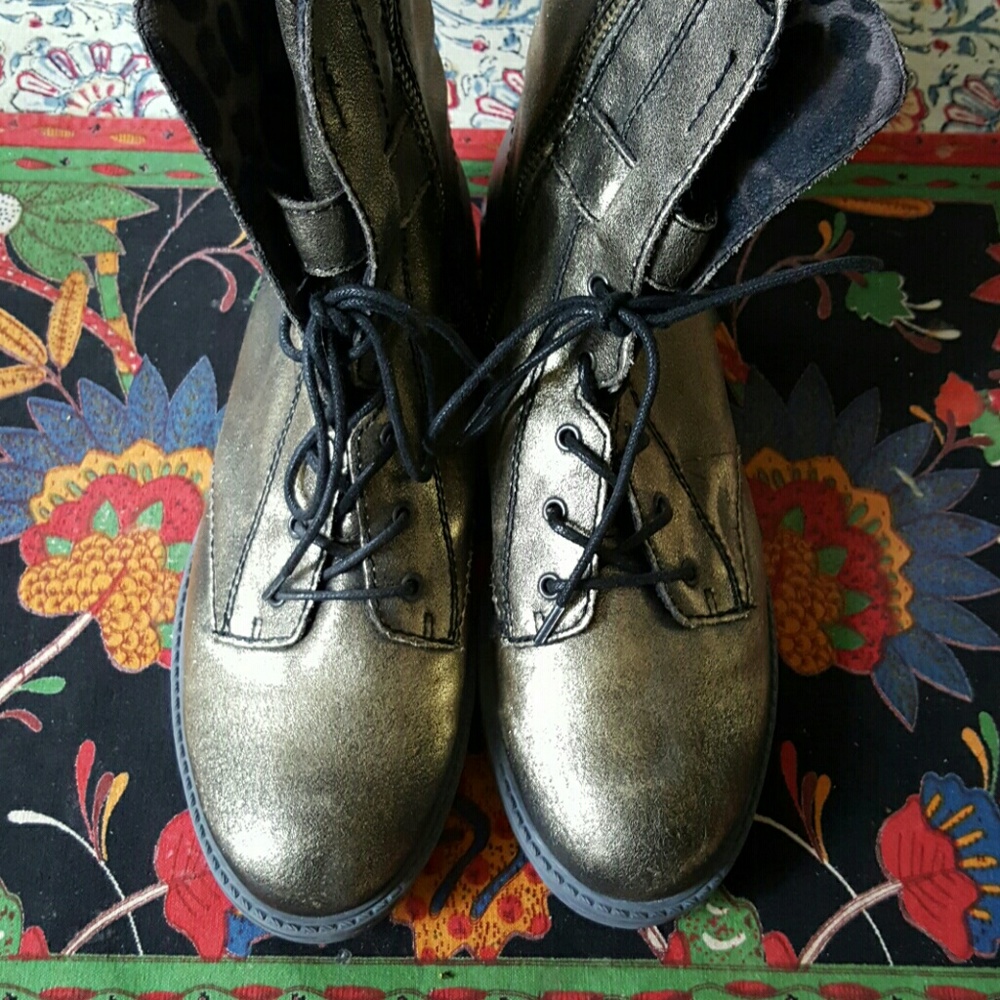 'Lowest price' OTBT Gorgeous Gold Leather Boots