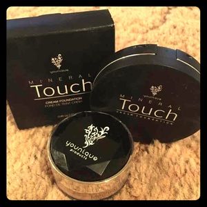 Younique face bundle