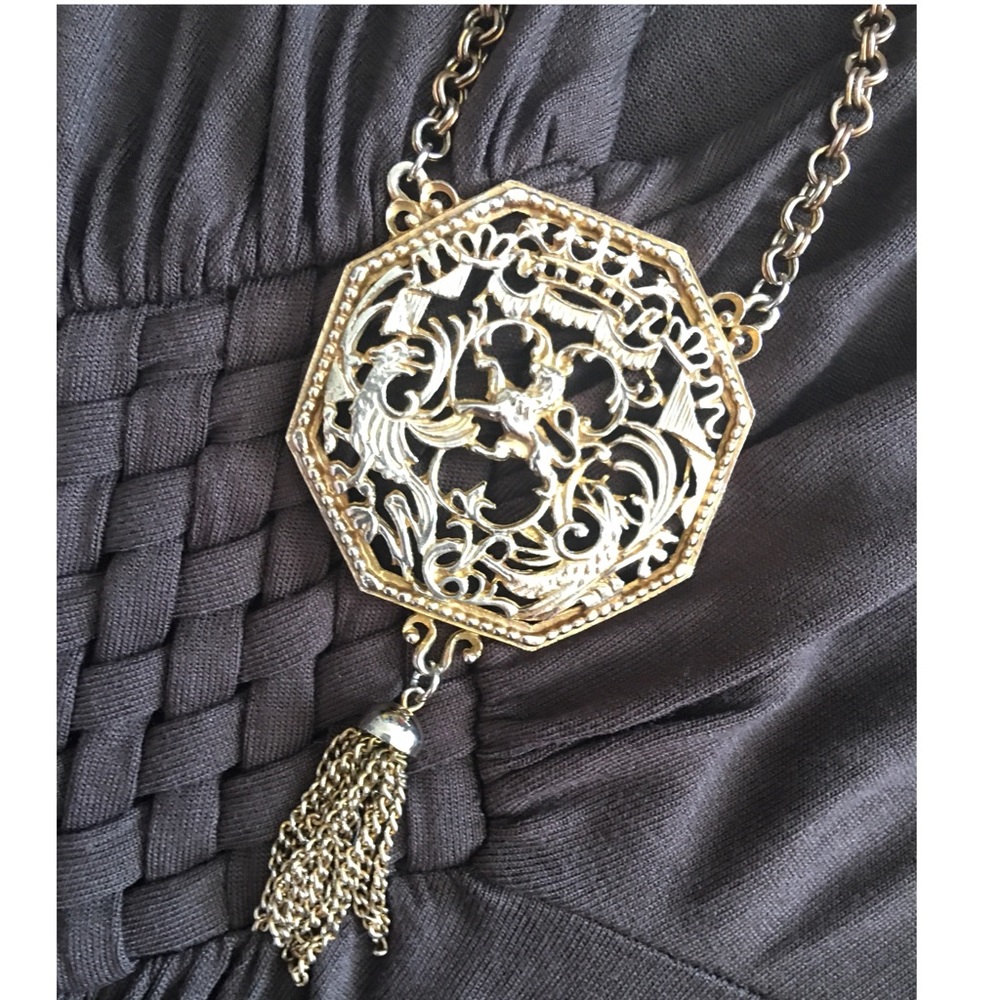 Vintage Mid Century 1960s 50s LISNER Filagree Lion Shield Necklace Pendant Chain