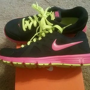Womens nikes