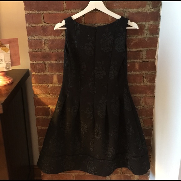 Little black dress - Picture 3 of 3