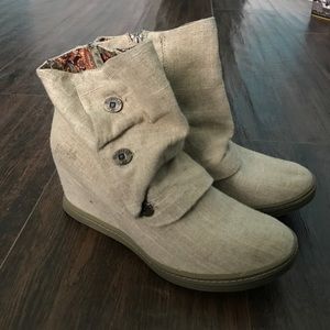 Super cute booties!