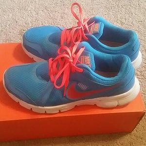 Womens nikes
