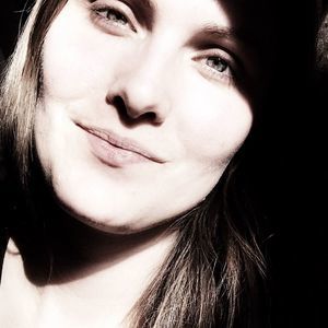 Meet your Posher, Loni