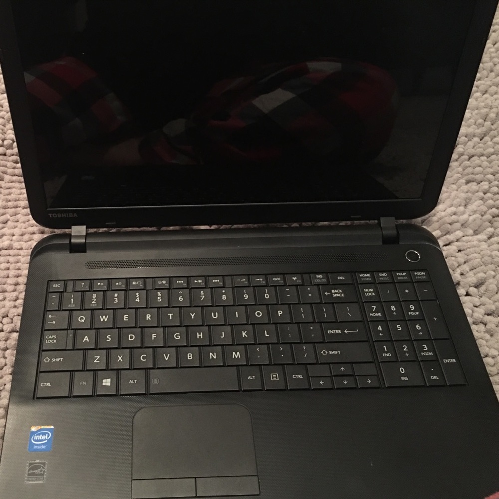 Laptop - Picture 2 of 5