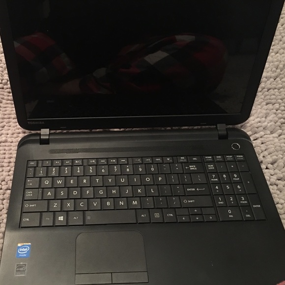 Laptop - Picture 2 of 5