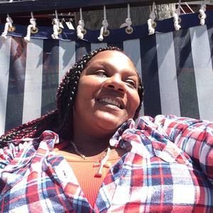 Meet your Posher, Connie