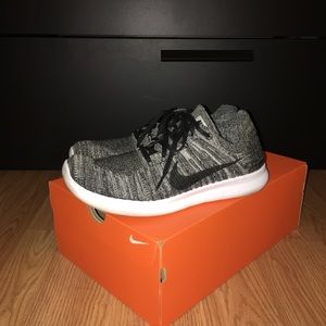 Nike Flyknit 9.5 men