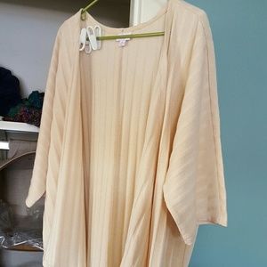 LuLaRoe Lindsay Kimono