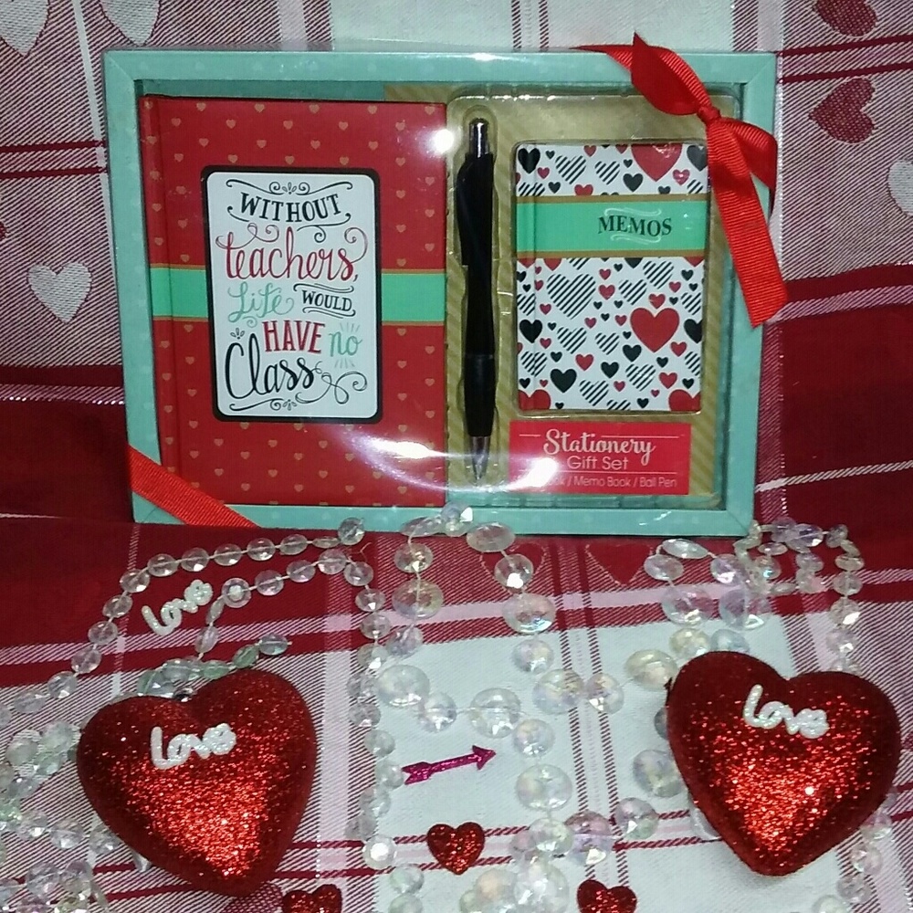 TEACHER STATIONARY VALENTINES SET