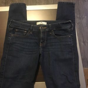 Dark wash hollister skinny jeans