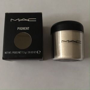 MAC Vanilla pigment