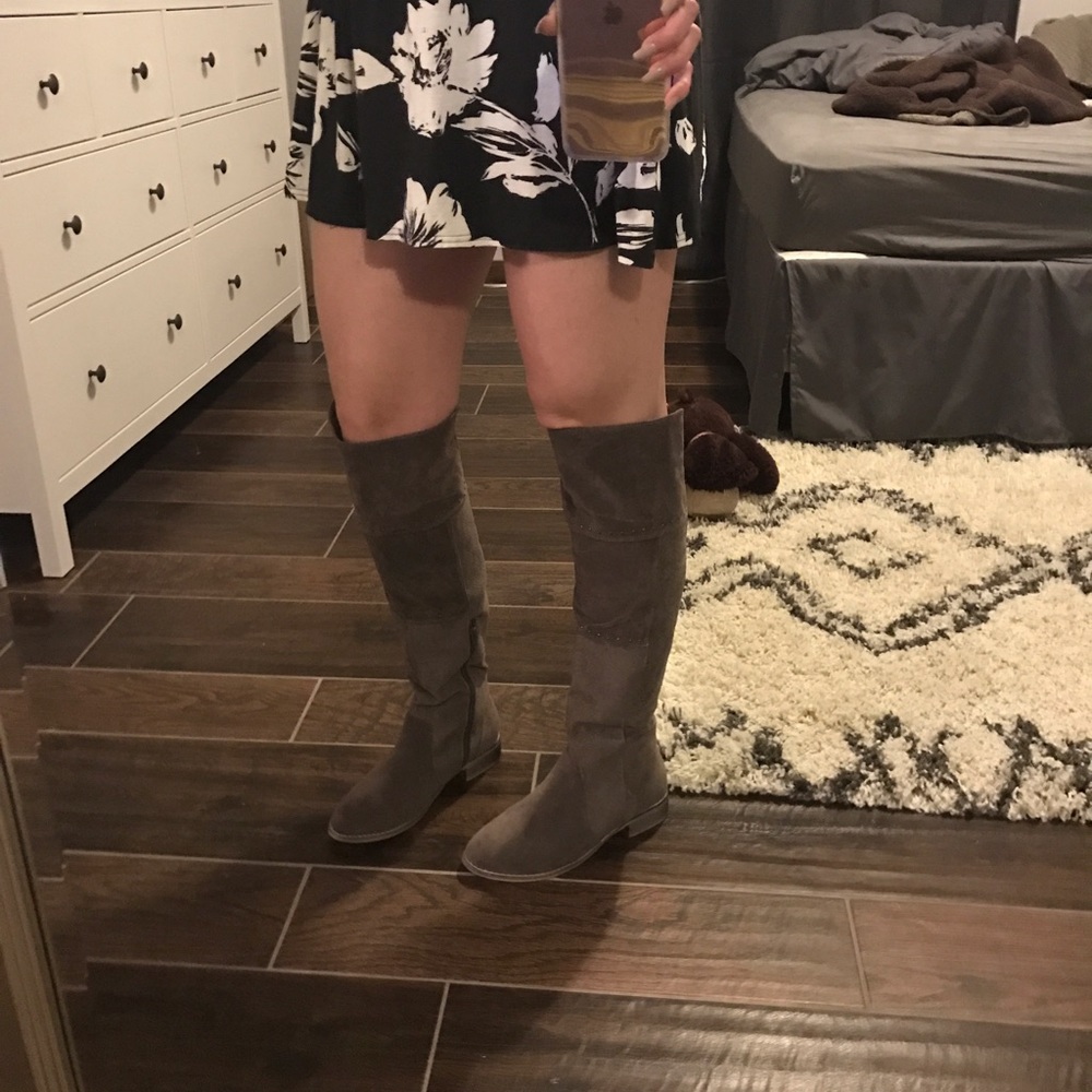 💥FLASH SALE💥NWT Francesca's Suede Boots - Picture 2 of 4