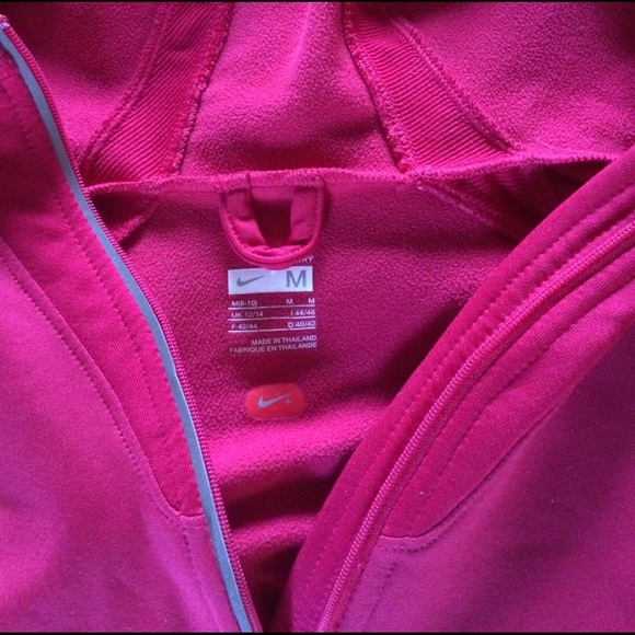 Nike dri Fit 1/2 zip Pullover - Picture 2 of 2