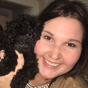 Meet your Posher, Caroline