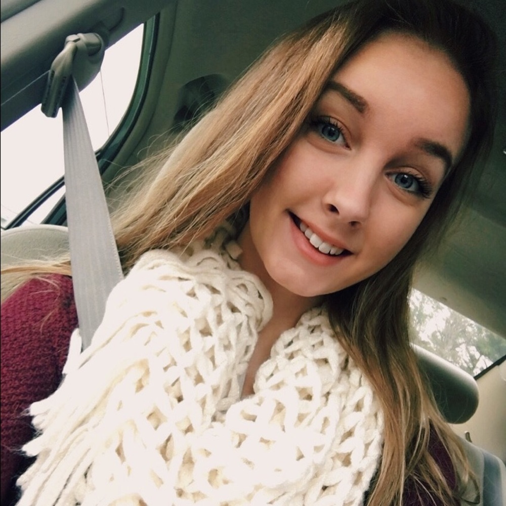 Meet your Posher, Becca