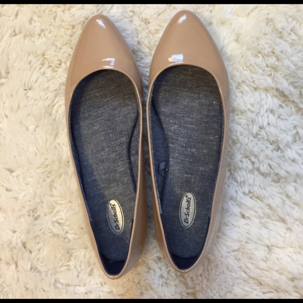 Nude ballet flats
