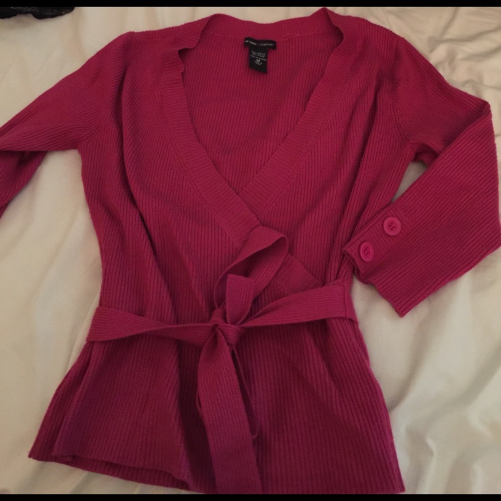 3-4 sleeve v neck sweater