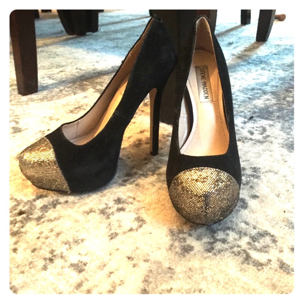 Awesome Steve Madden heel with gold toe!
