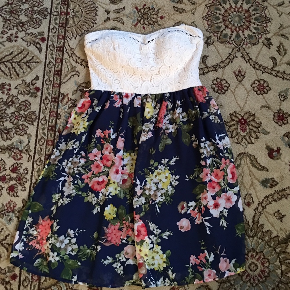 Floral strapless dress