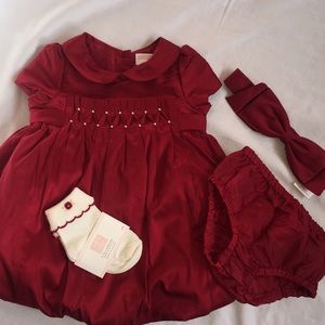 New.Included in the price: the head band and socks