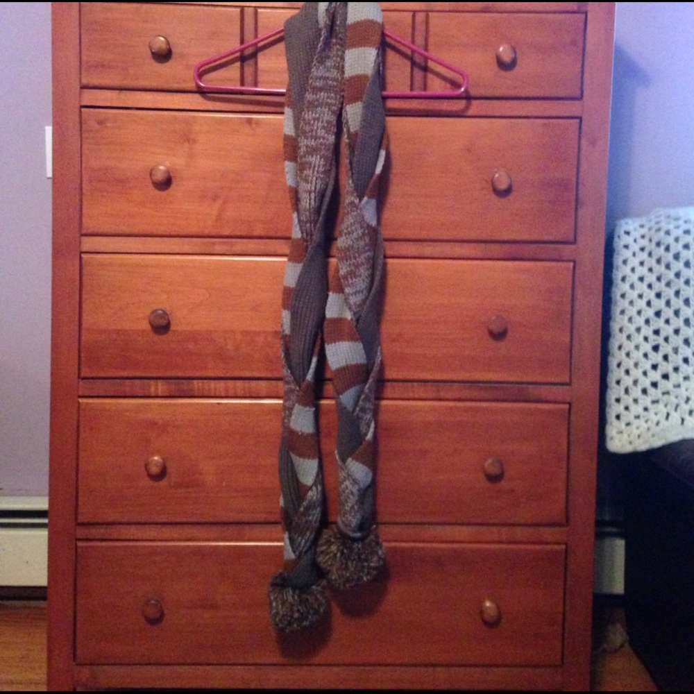 NWT MADE OF ME acrylic brown/gray braided scarf