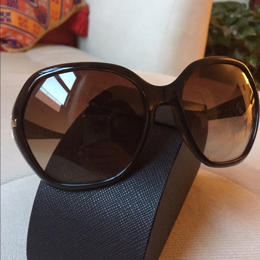 Prada Sunglasses 😎 - Picture 3 of 4