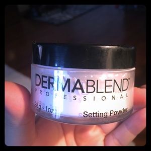 DermaBlend professional setting powder