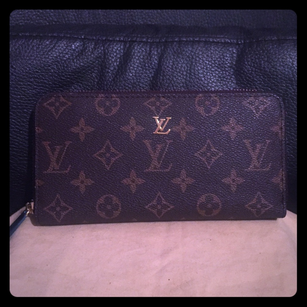 NEW Wallet
