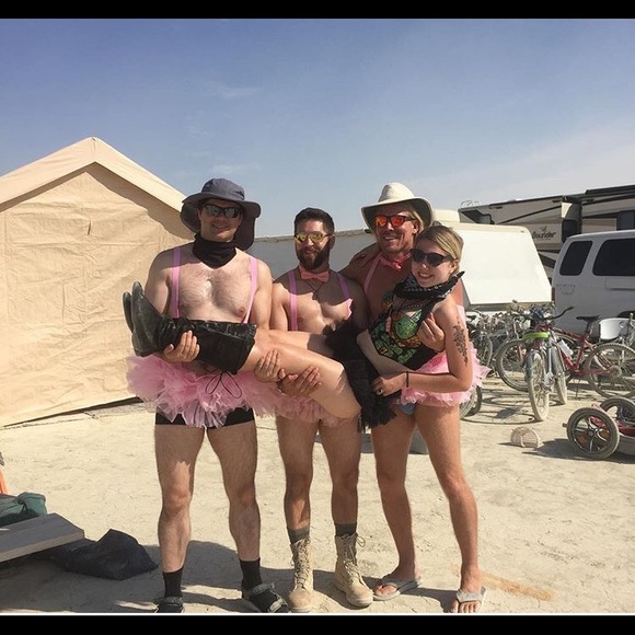 Meet your Posher, Liz - Picture 3 of 4