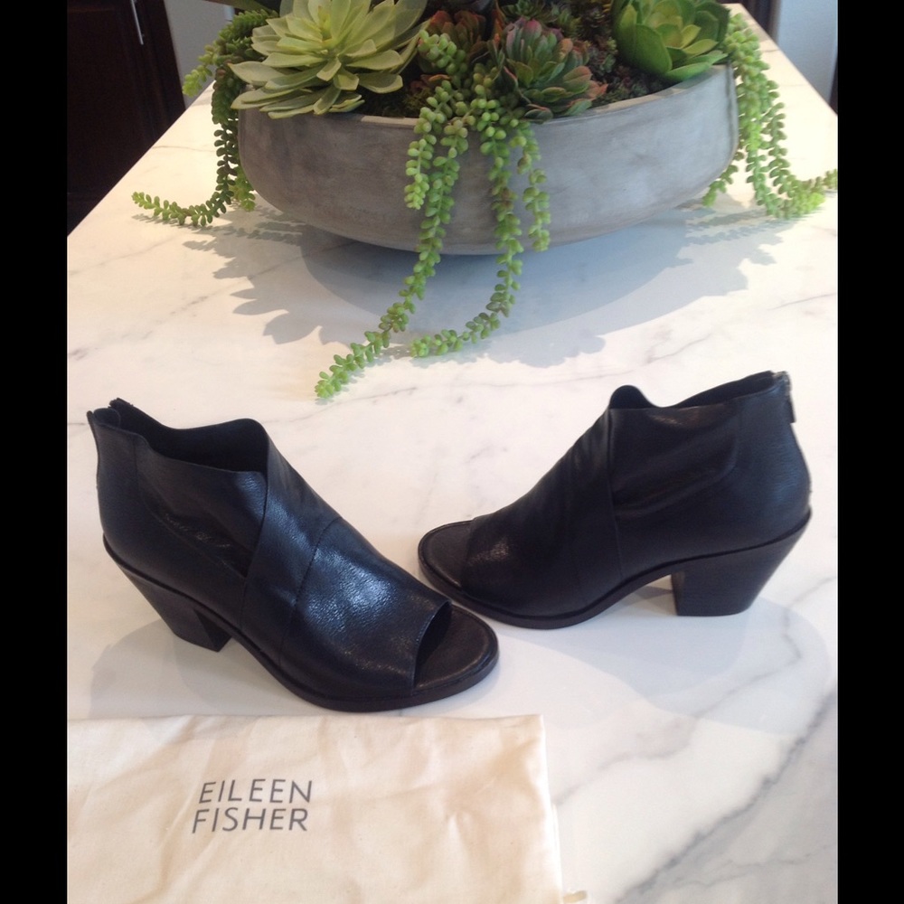 Eileen Fisher stacked heel bootie