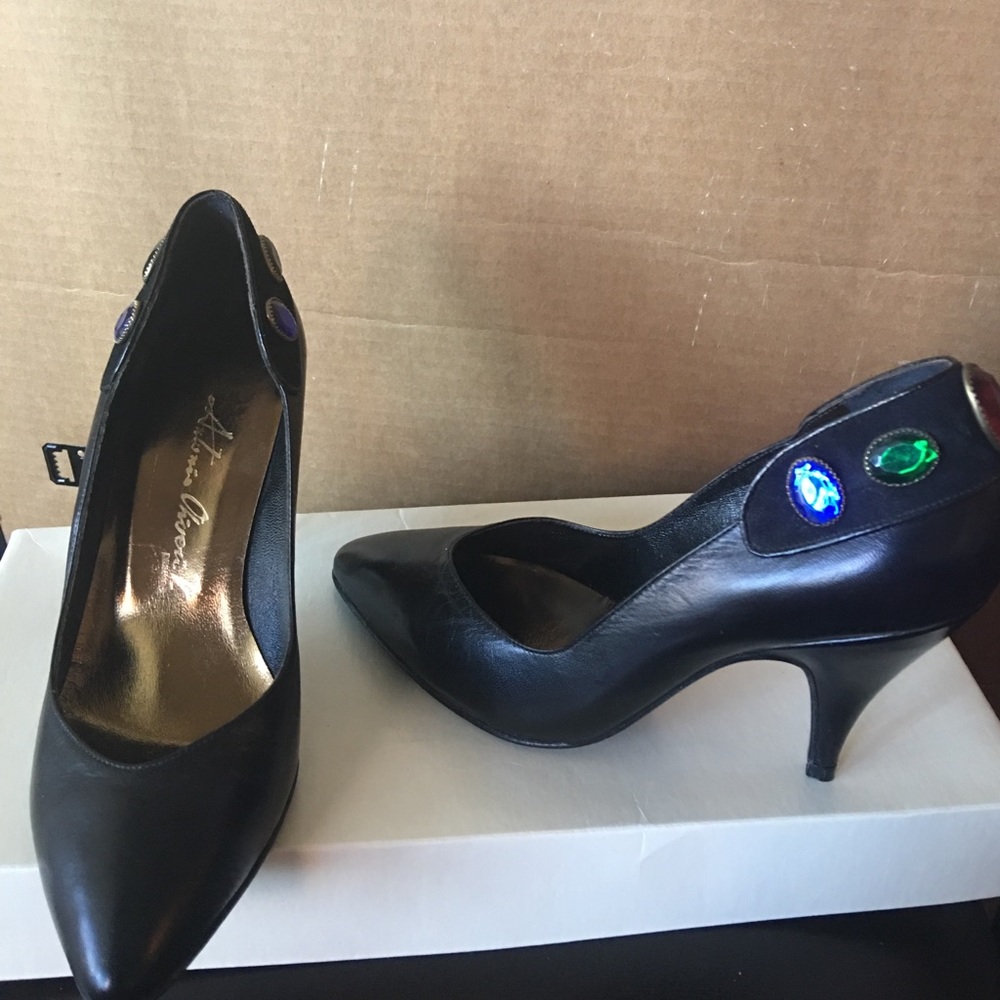 Shoes - Picture 2 of 6
