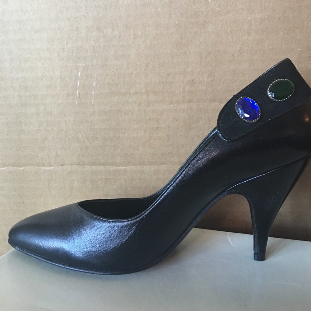 Shoes - Picture 4 of 6