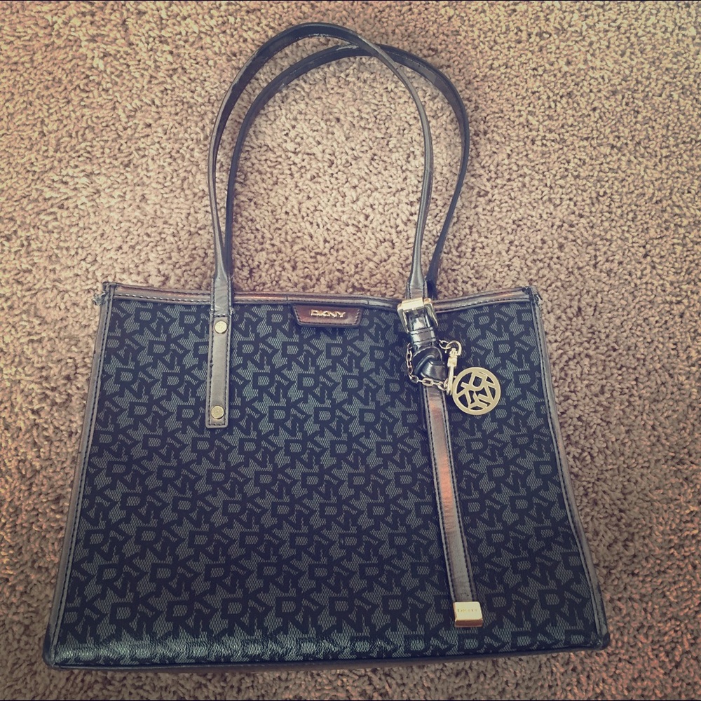 DKNY classic black purse handbag - medium