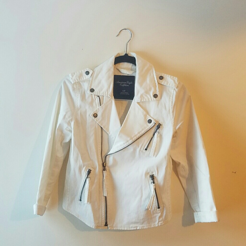 White Motto Jean Jacket by American Eagle