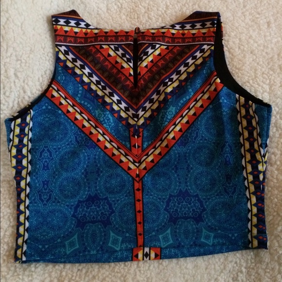 Patterned Crop - Picture 2 of 3