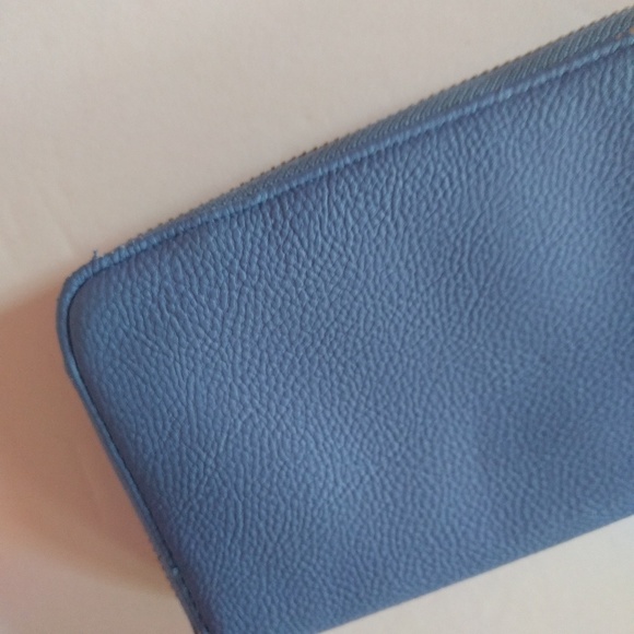 Merona Periwinkle Zippered Wallet - Picture 2 of 4