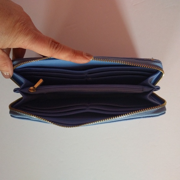 Merona Periwinkle Zippered Wallet - Picture 4 of 4