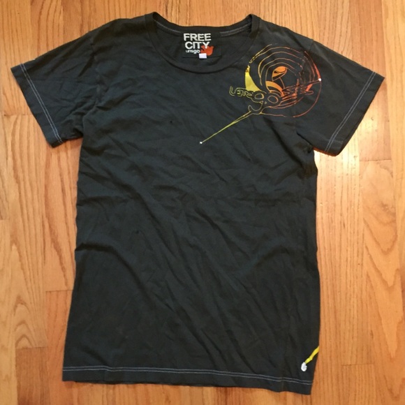 Free City Distressed Tee - Picture 1 of 3
