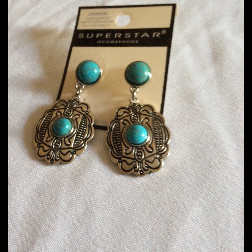 Earrings NWOT