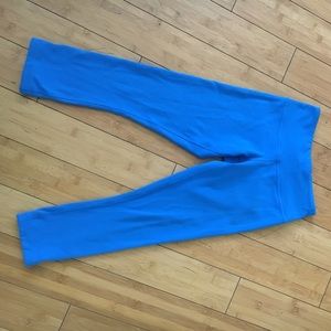 Lulu lemon size 2 blue cropped pants