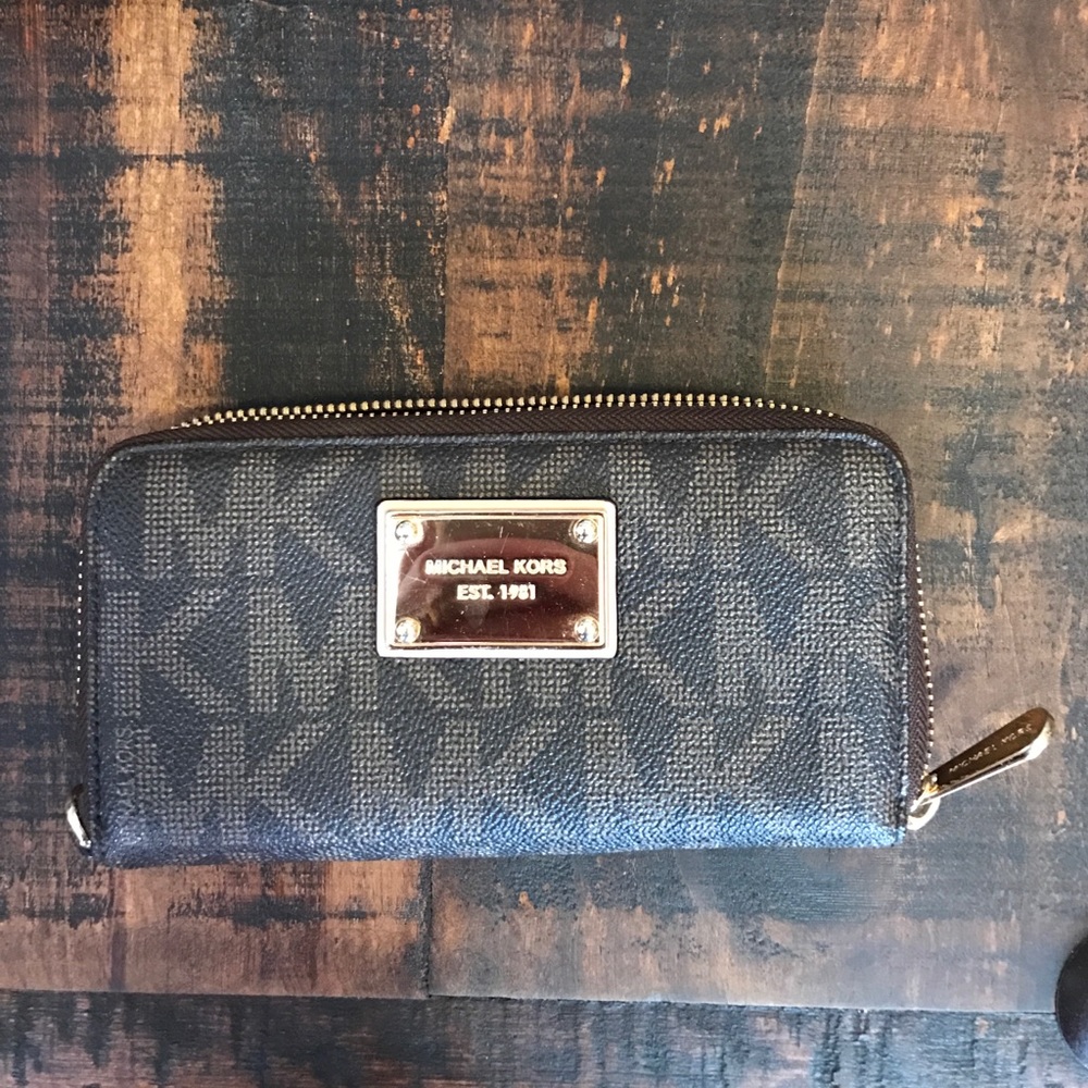Micheal Kors Wallet/Wristlet
