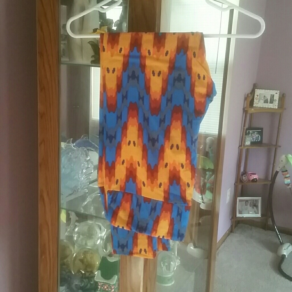 Lularoe tall and curvy leggings