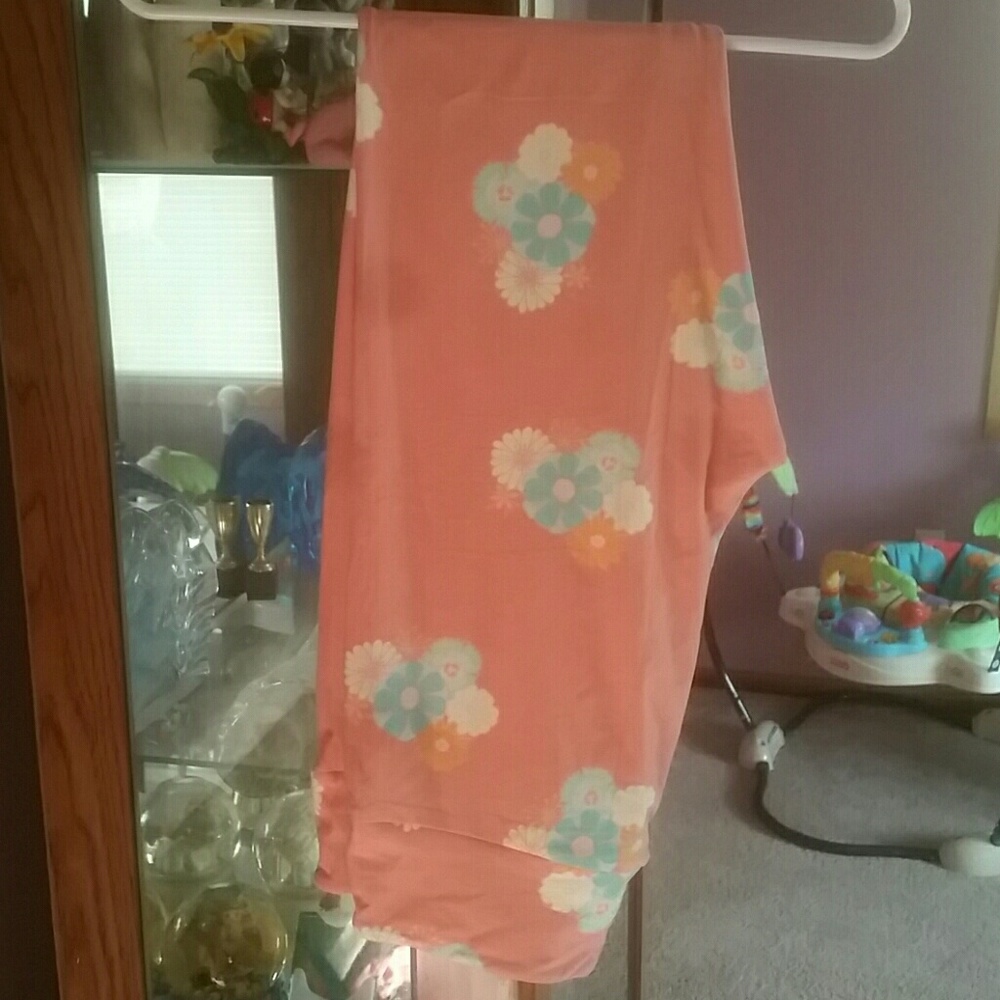 Lularoe tall and curvy leggings