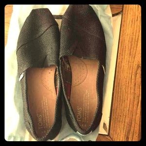 TOMS Women's Black size 8.5