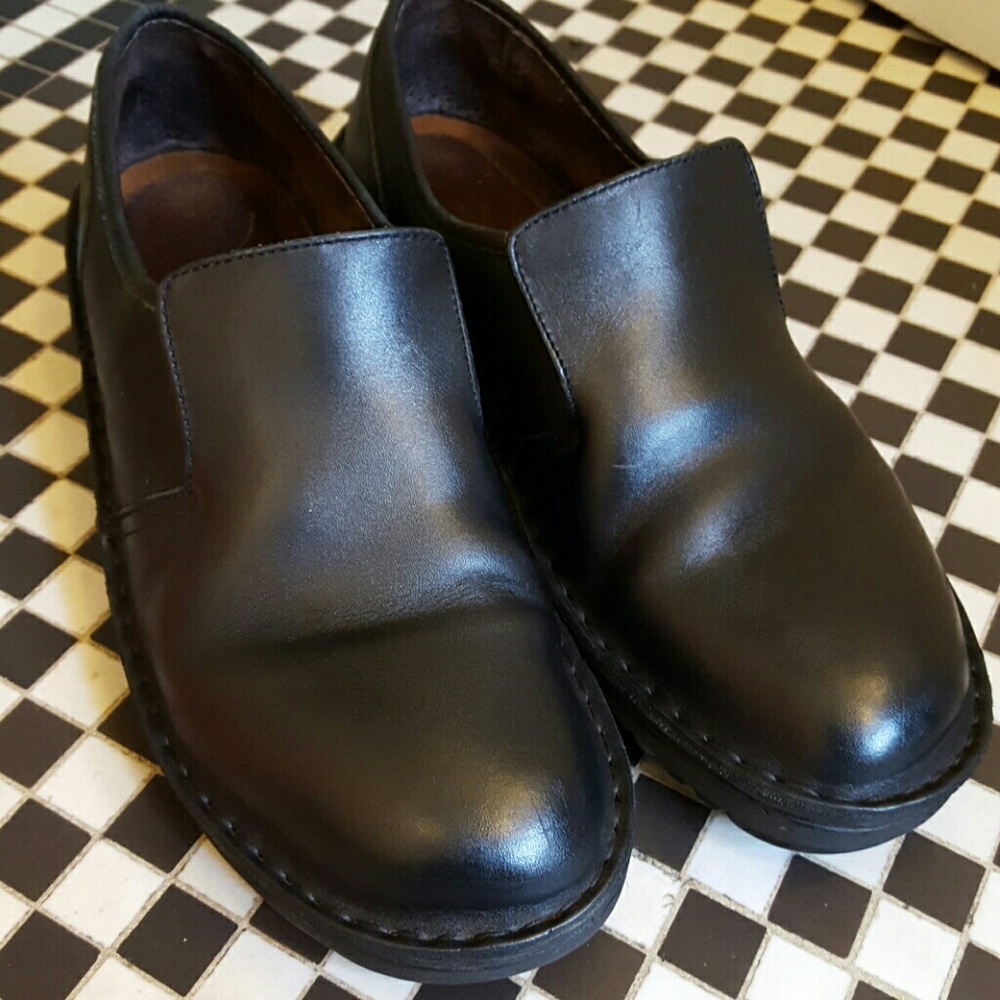 Naot black loafer slip-ons