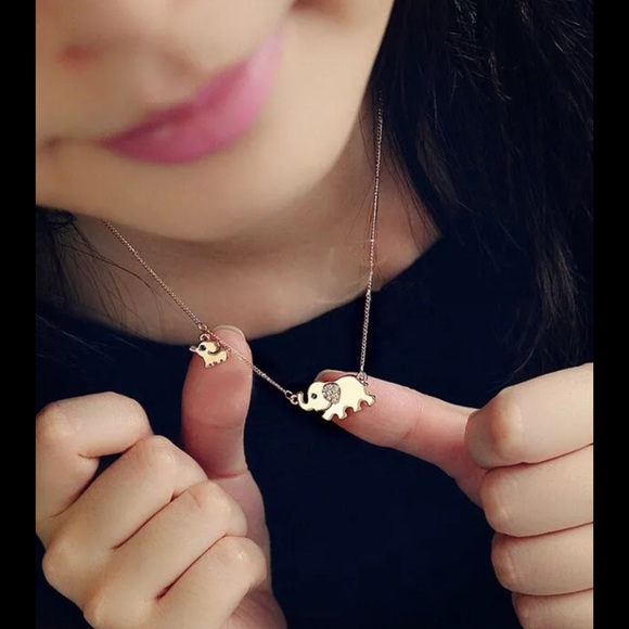 Mommy and baby elephant necklace. - Picture 2 of 3
