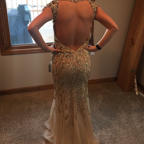 Prom dress - Picture 2 of 4