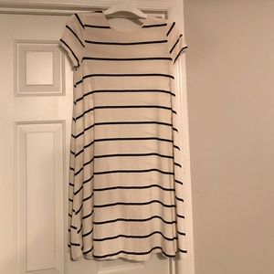 Size M Old Navy swing dress