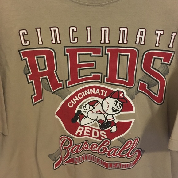 Cincinnati Reds Tee Shirt - Picture 2 of 4